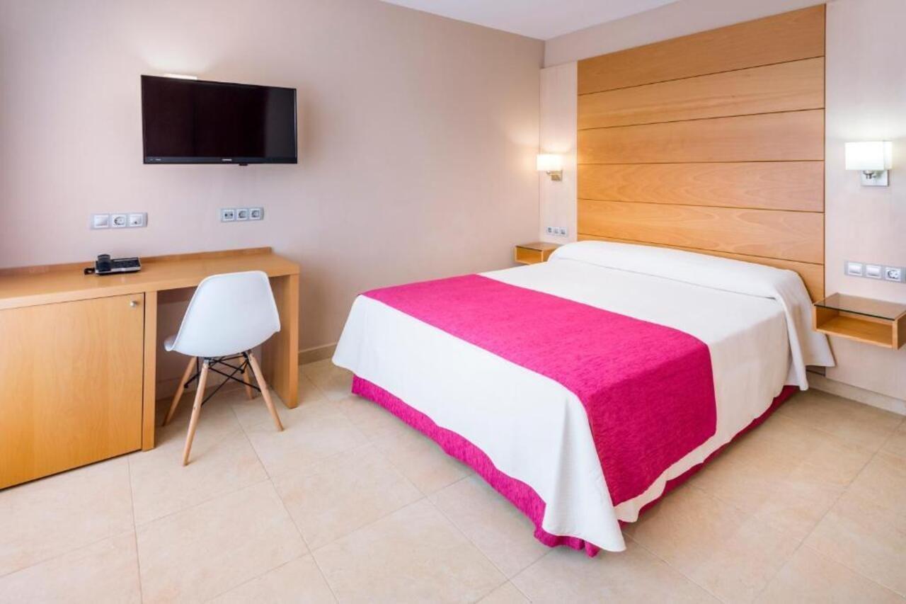 Mediterraneo Bay Hotel & Resort โรเกตัสเดมาร์ ภายนอก รูปภาพ