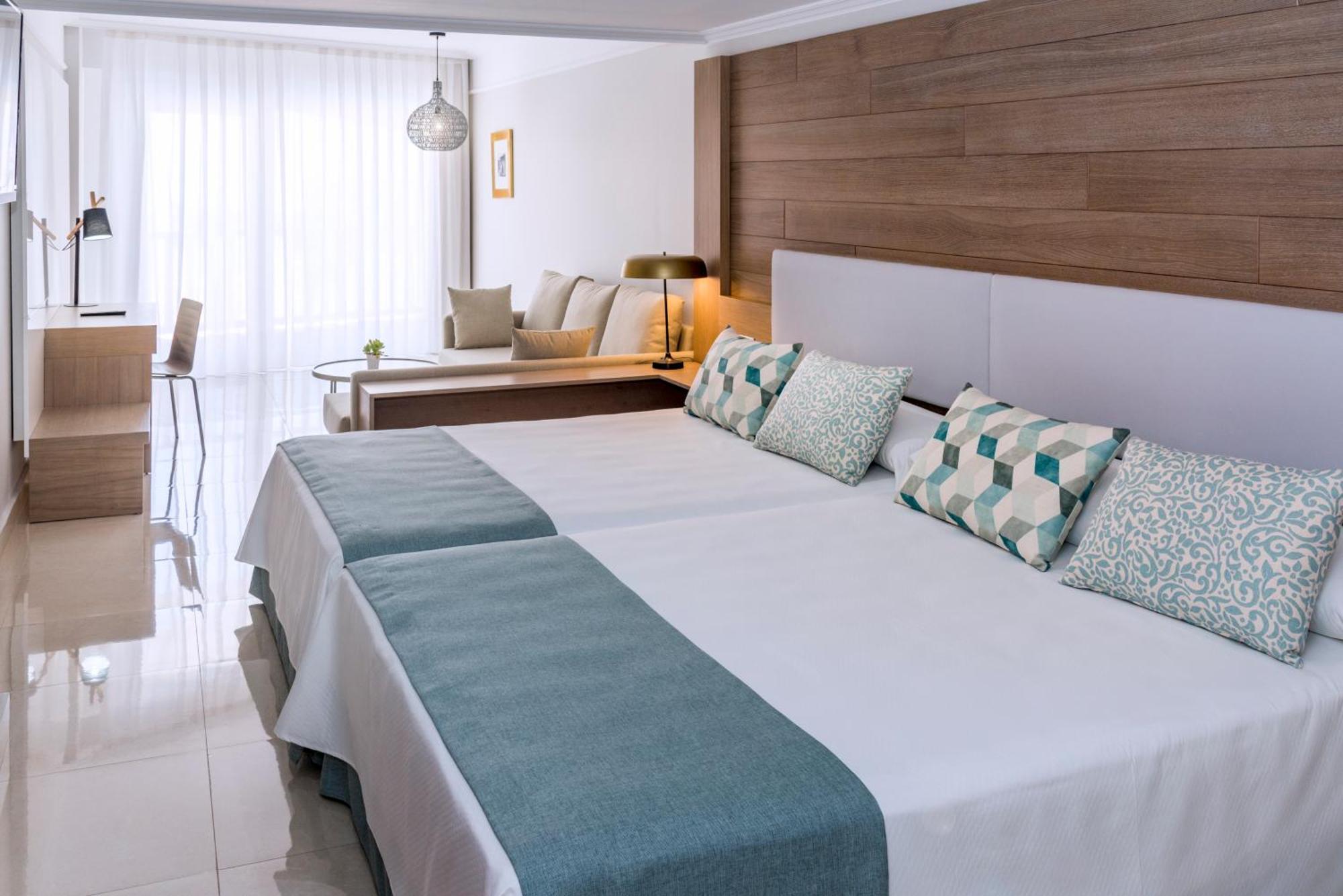 Mediterraneo Bay Hotel & Resort โรเกตัสเดมาร์ ภายนอก รูปภาพ
